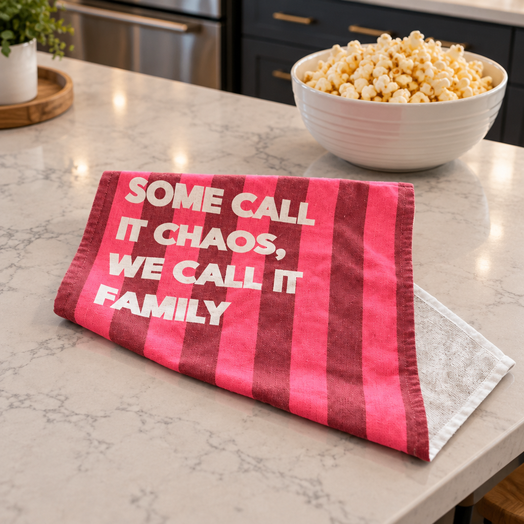 Premium Küchentuch – SOME CALL IT CHAOS, WE CALL IT FAMILY